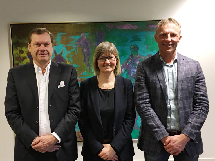 The agreement to acquire Profunda was signed between the parties involved (from left); chairman of Profunda, Michel Andvord, CEO of AquaGen, Nina Santi and general manager of Profunda, Helge Ressem.